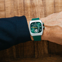 Load image into Gallery viewer, Xeric Retroscope Jump Hour Racing Green