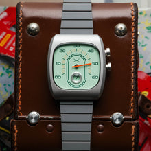 Load image into Gallery viewer, Xeric Retroscope Jump Hour Vintage Mint