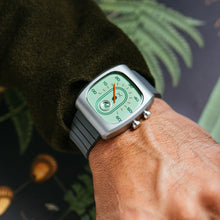 Load image into Gallery viewer, Xeric Retroscope Jump Hour Vintage Mint