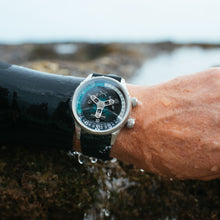 Load image into Gallery viewer, *Xeric Vendetta II Automatic Wandering Hour Ocean Black